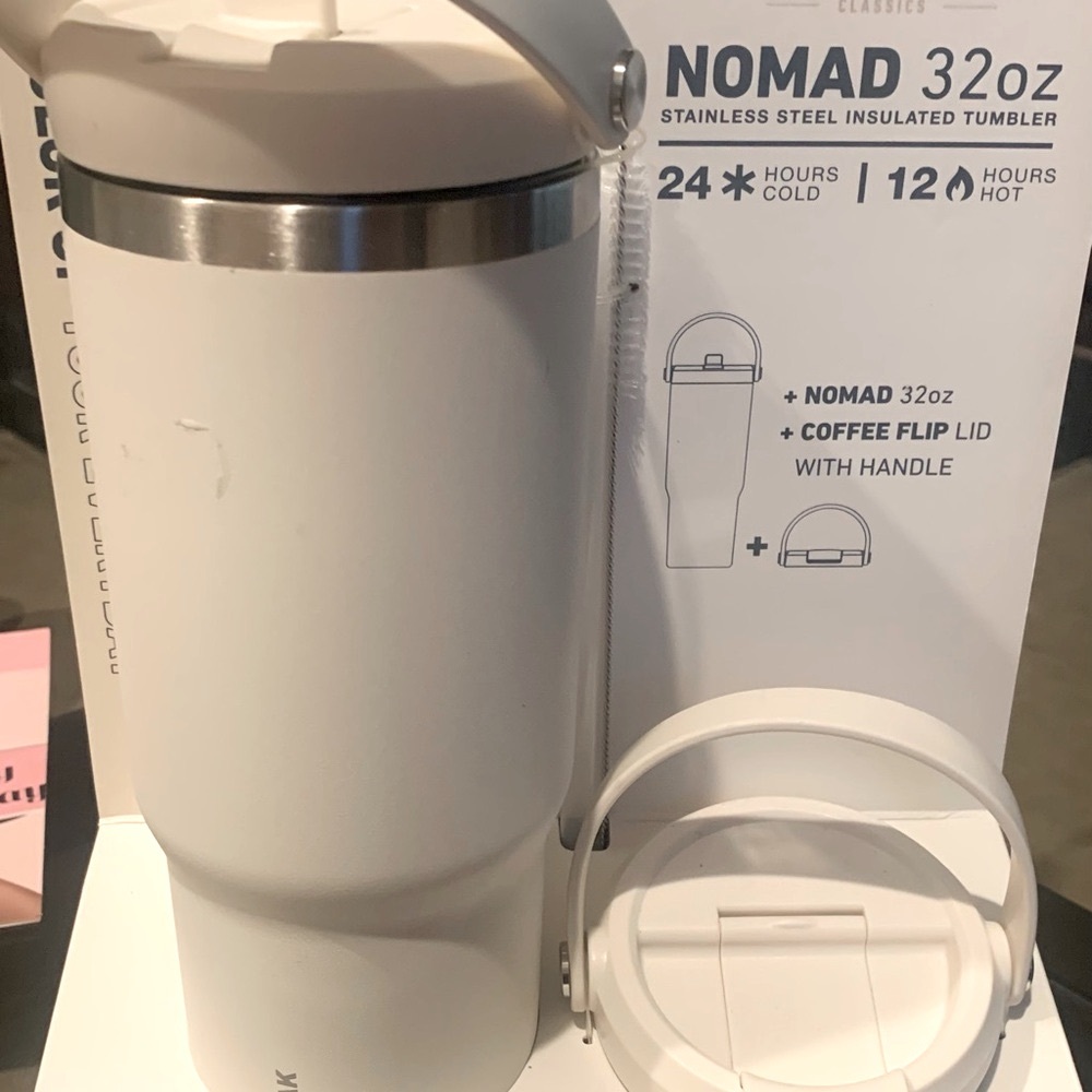 📣 SOLD 📣 Nomad Stainless Steel Tumbler